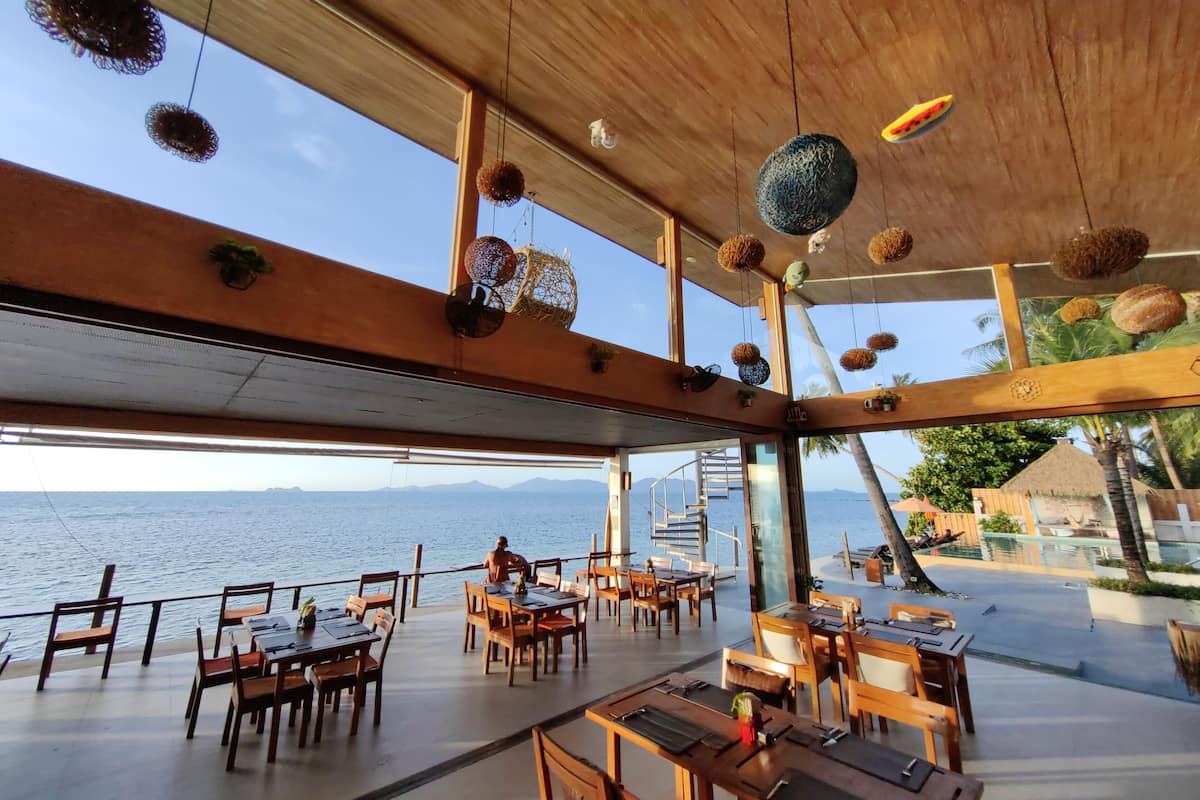 breakfast, lunch, dinner served; beach views