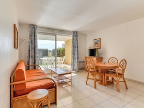 Lägenhet (2 pièces cabine 6 personnes) | Vardagsrum | Tv