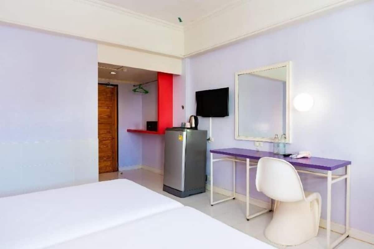 In-room safe, individually decorated, individually furnished, desk