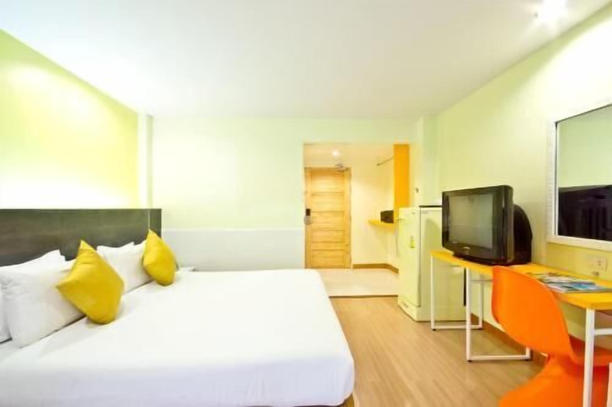 In-room safe, individually decorated, individually furnished, desk