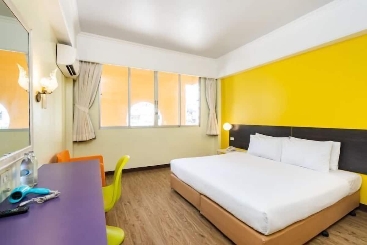 In-room safe, individually decorated, individually furnished, desk
