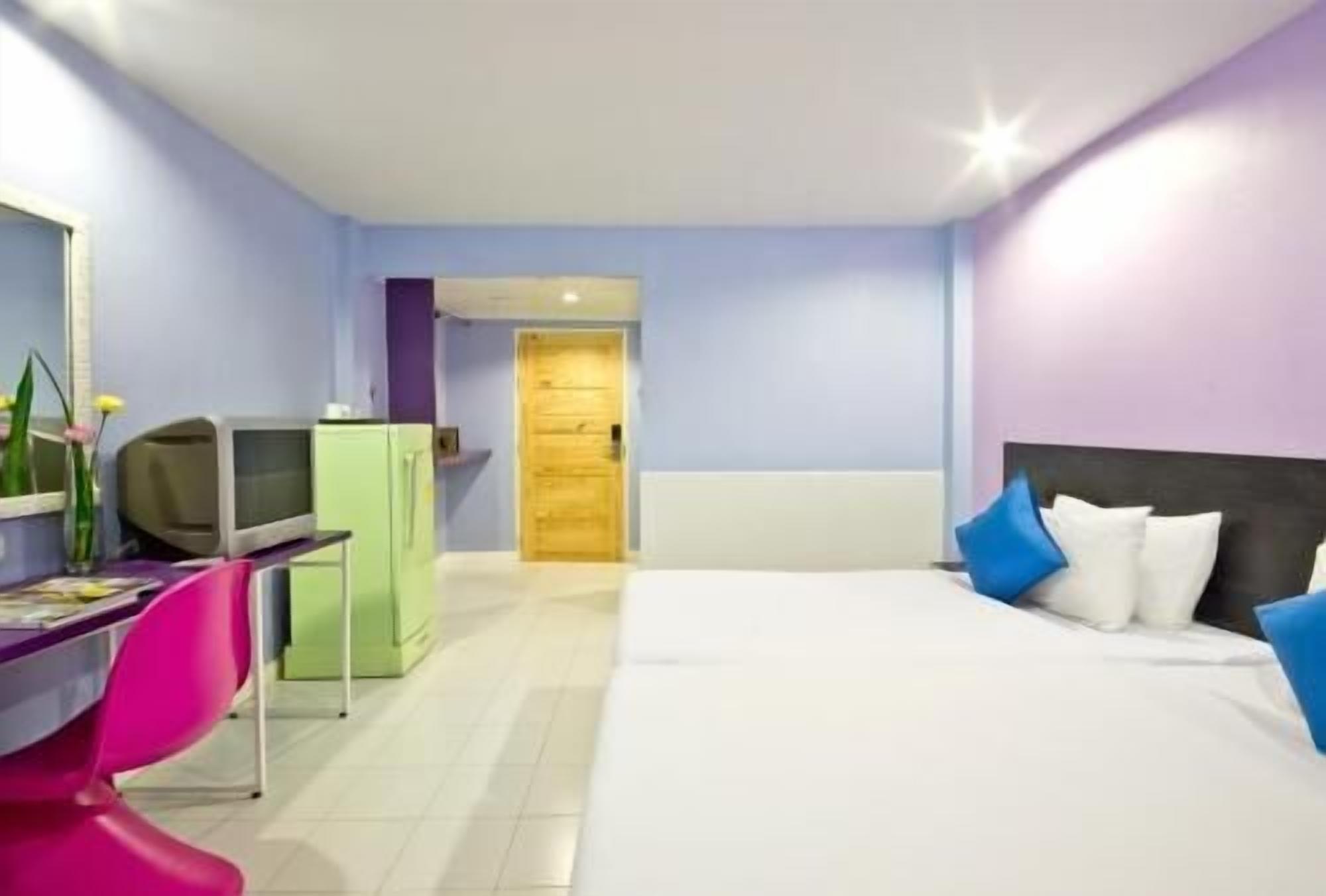 In-room safe, individually decorated, individually furnished, desk