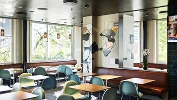 Tägliches kontinentales Frühstück (98 DKK pro Person)