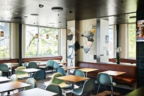 Tägliches kontinentales Frühstück (98 DKK pro Person)