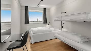 Individuell dekoriert, individuell eingerichtet, Schreibtisch