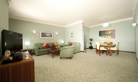 City Seasons Al Hamra Hotel - Image 13