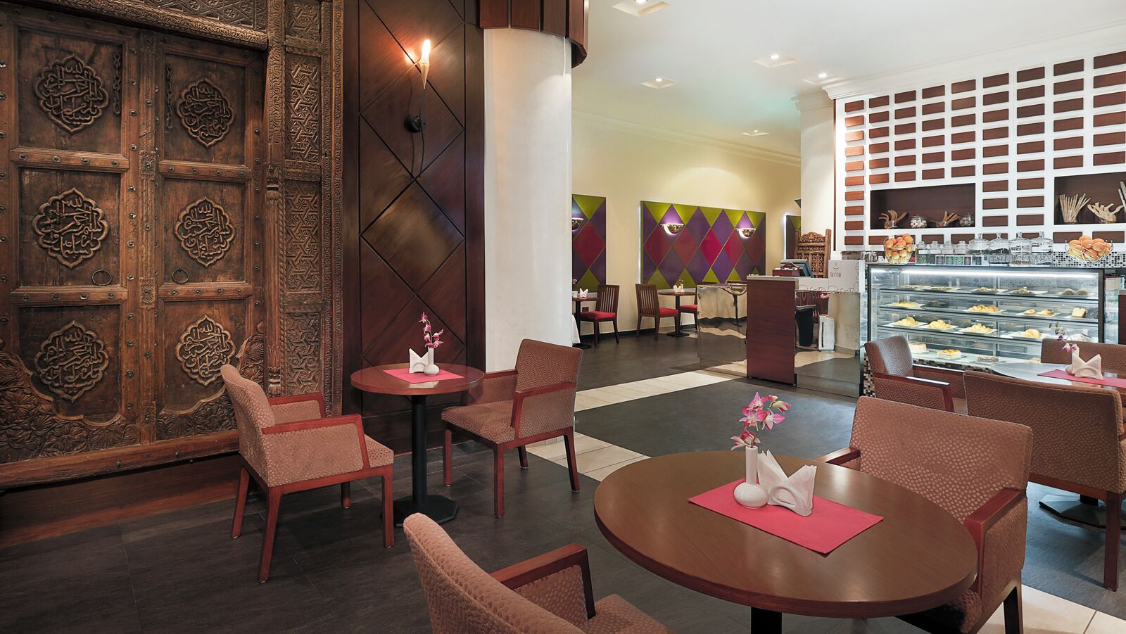 Photo - City Seasons Al Hamra Hotel