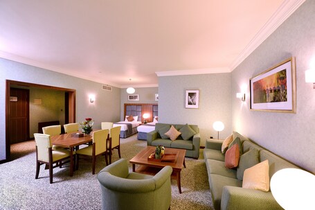 City Seasons Al Hamra Hotel - Image 5