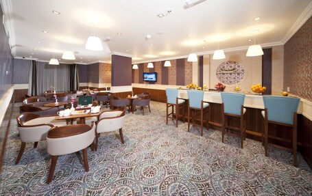 City Seasons Al Hamra Hotel - Image 27