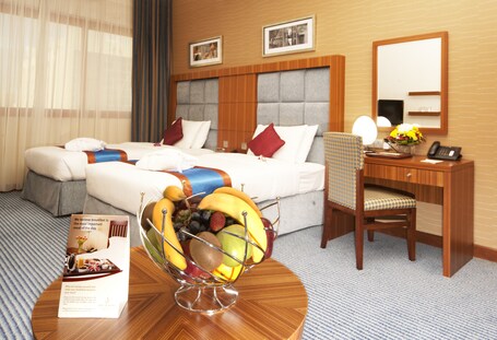 City Seasons Al Hamra Hotel - Image 1