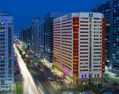 City Seasons Al Hamra Hotel - Image 11