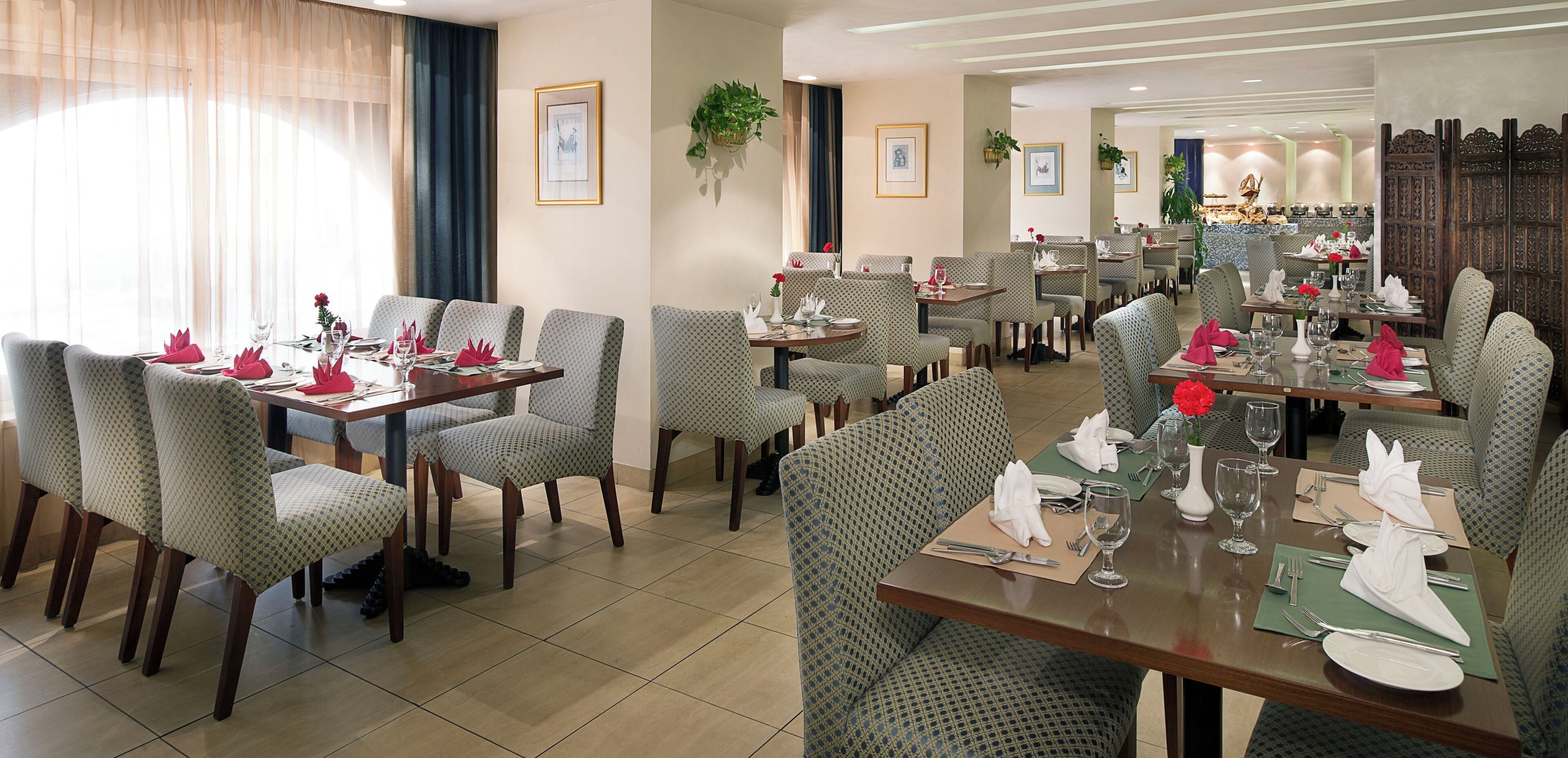 Photo - City Seasons Al Hamra Hotel