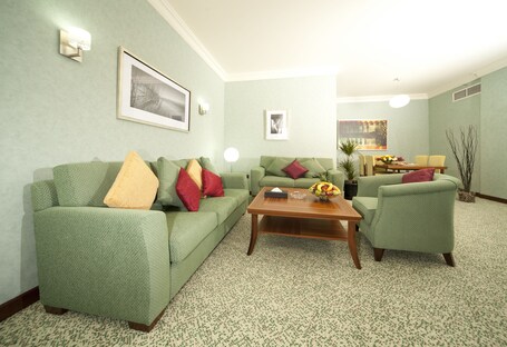 City Seasons Al Hamra Hotel - Image 3