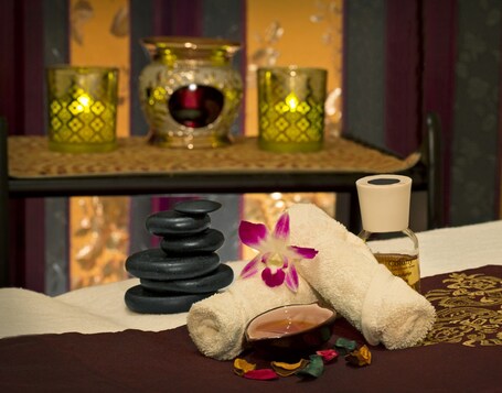 City Seasons Al Hamra Hotel - Image 8