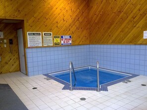 Bồn tắm spa trong nhà
