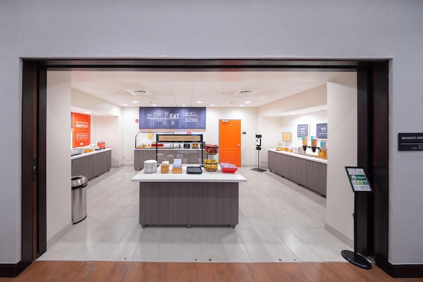 Ókeypis morgunverðarhlaðborð daglega