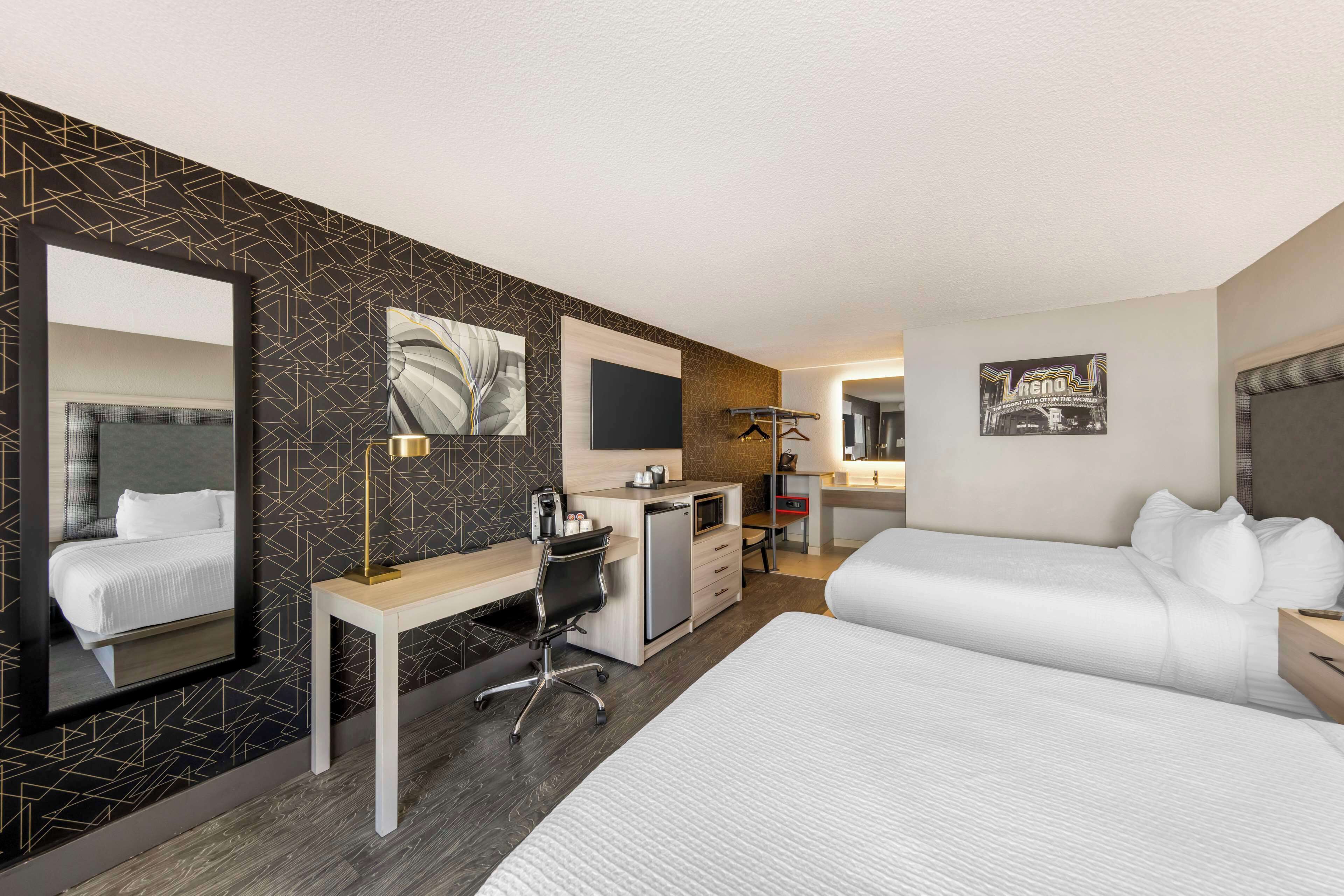 1 bedroom, premium bedding, in-room safe, desk