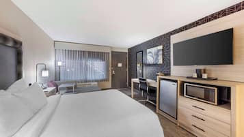 Premium bedding, in-room safe, desk, laptop workspace