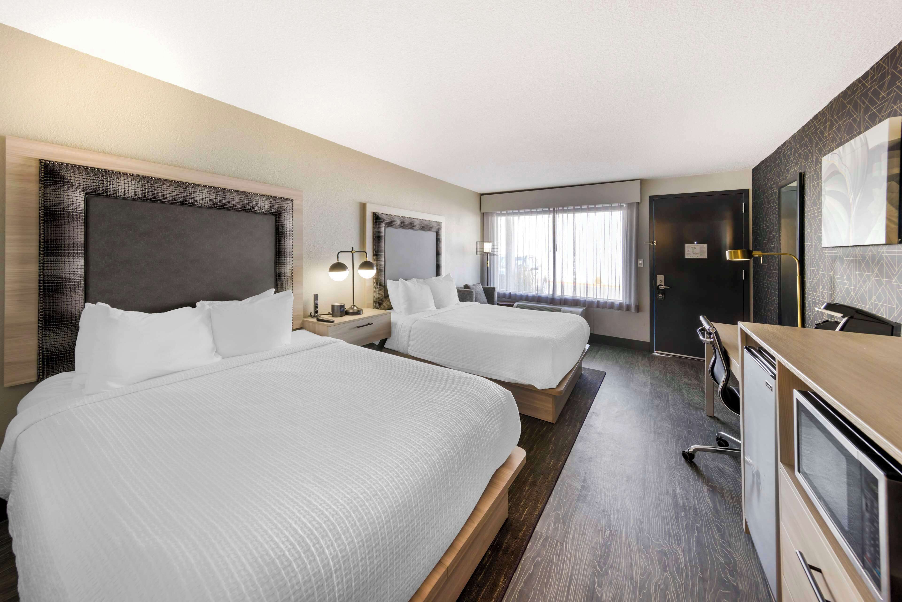 1 bedroom, premium bedding, in-room safe, desk