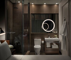 Designer toiletries, hair dryer, bathrobes, slippers - ModernHaus SoHo (New York)