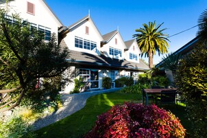 Three Bedroom Apartment  | Desk, laptop workspace, blackout drapes, soundproofing