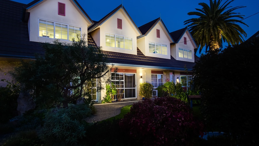 ASURE Colonial Lodge Motel