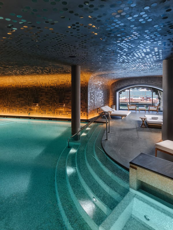 Indoor pool, seasonal outdoor pool, free cabanas, pool umbrellas