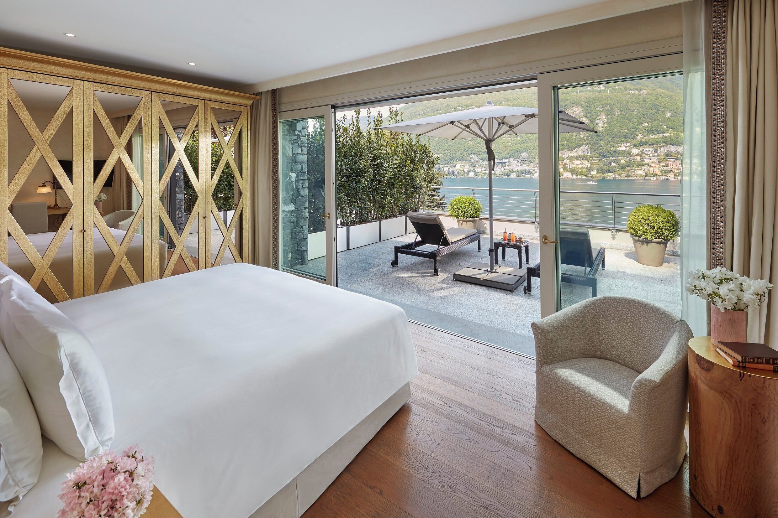 Premium bedding, down comforters, pillowtop beds, minibar
