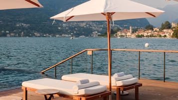 Indoor pool, seasonal outdoor pool, free pool cabanas, pool umbrellas