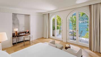 Mandarin, Suite | Ropa de cama de alta calidad, edredón, camas con pillow-top y minibar