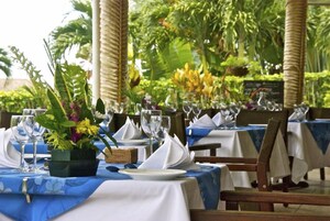 Breakfast, lunch, dinner served; garden views 