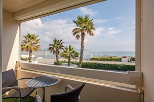 Minibar, caja de seguridad en la habitación, escritorio y wifi gratis 