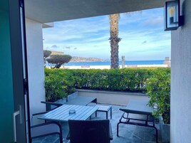 Habitación doble, terraza, vistas al mar | Terraza o patio