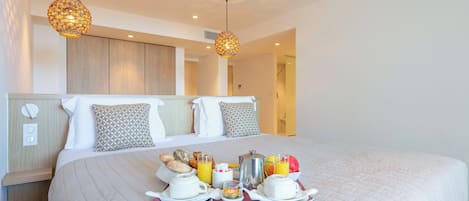 Phòng Superior | Minibar, két bảo mật tại phòng, bàn