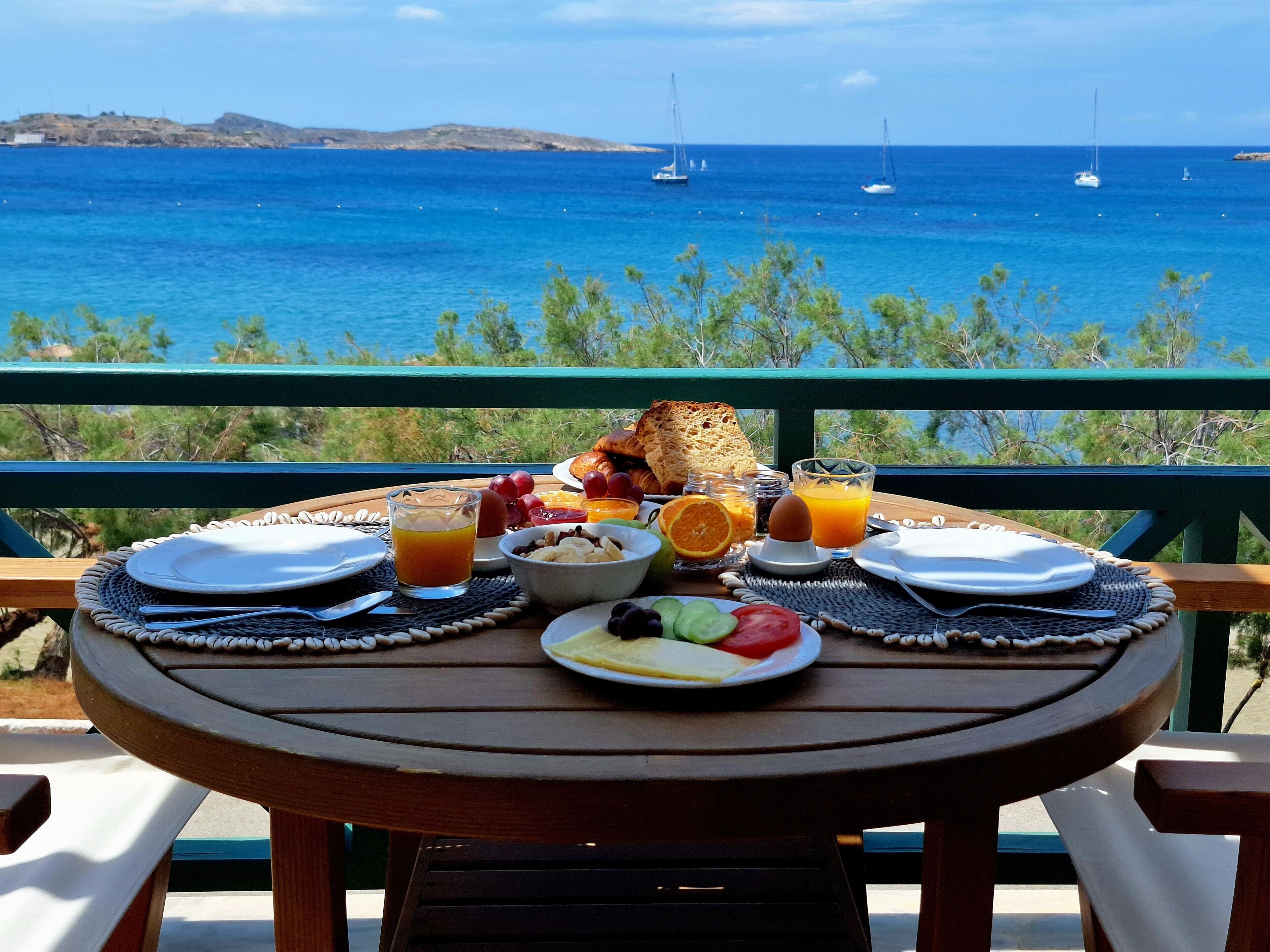 Se ofrece un desayuno bufé (10 EUR por persona)