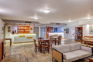 Reception - Brazzera Hotel  (Syros)
