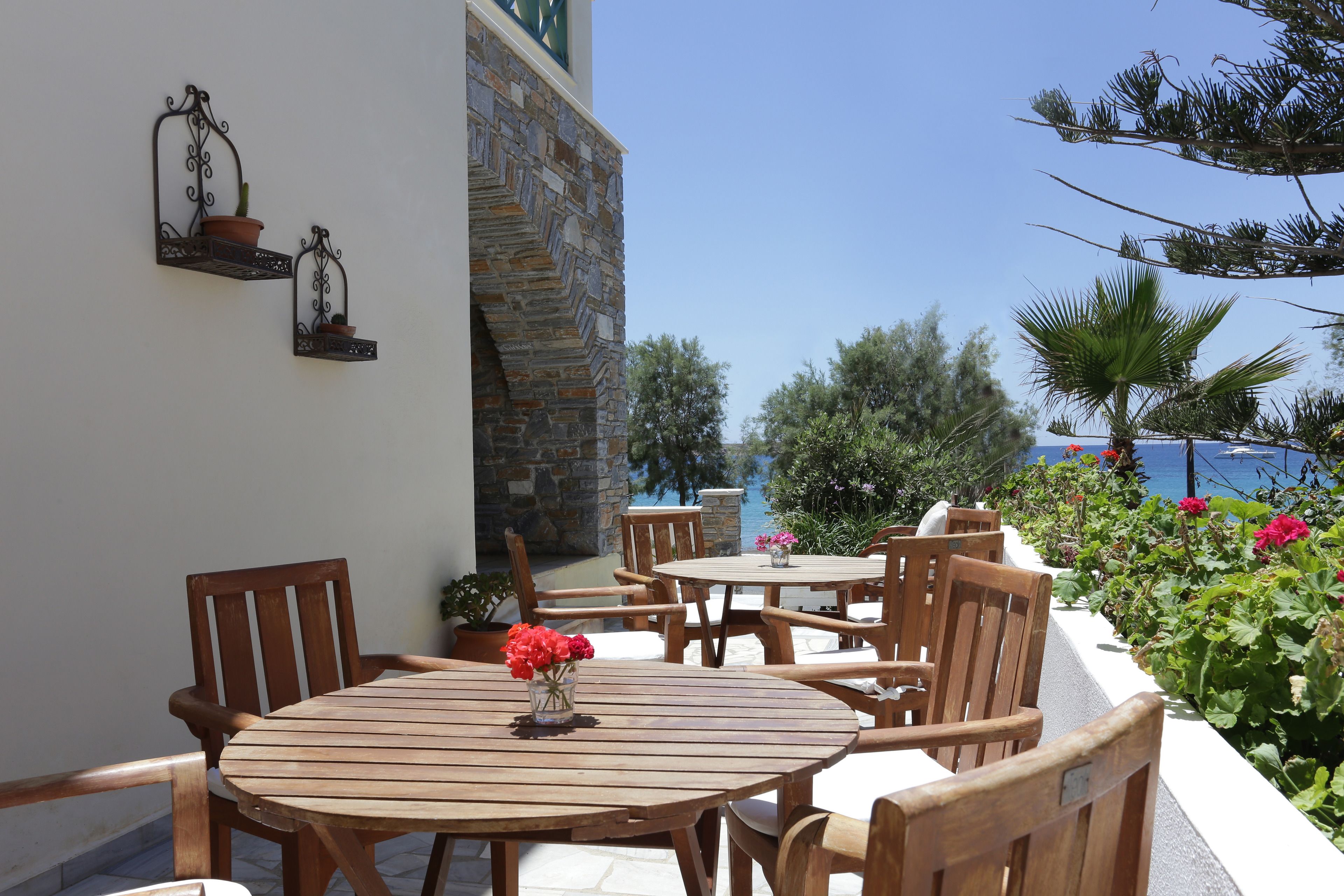 daily buffet breakfast (eur 10 per person)