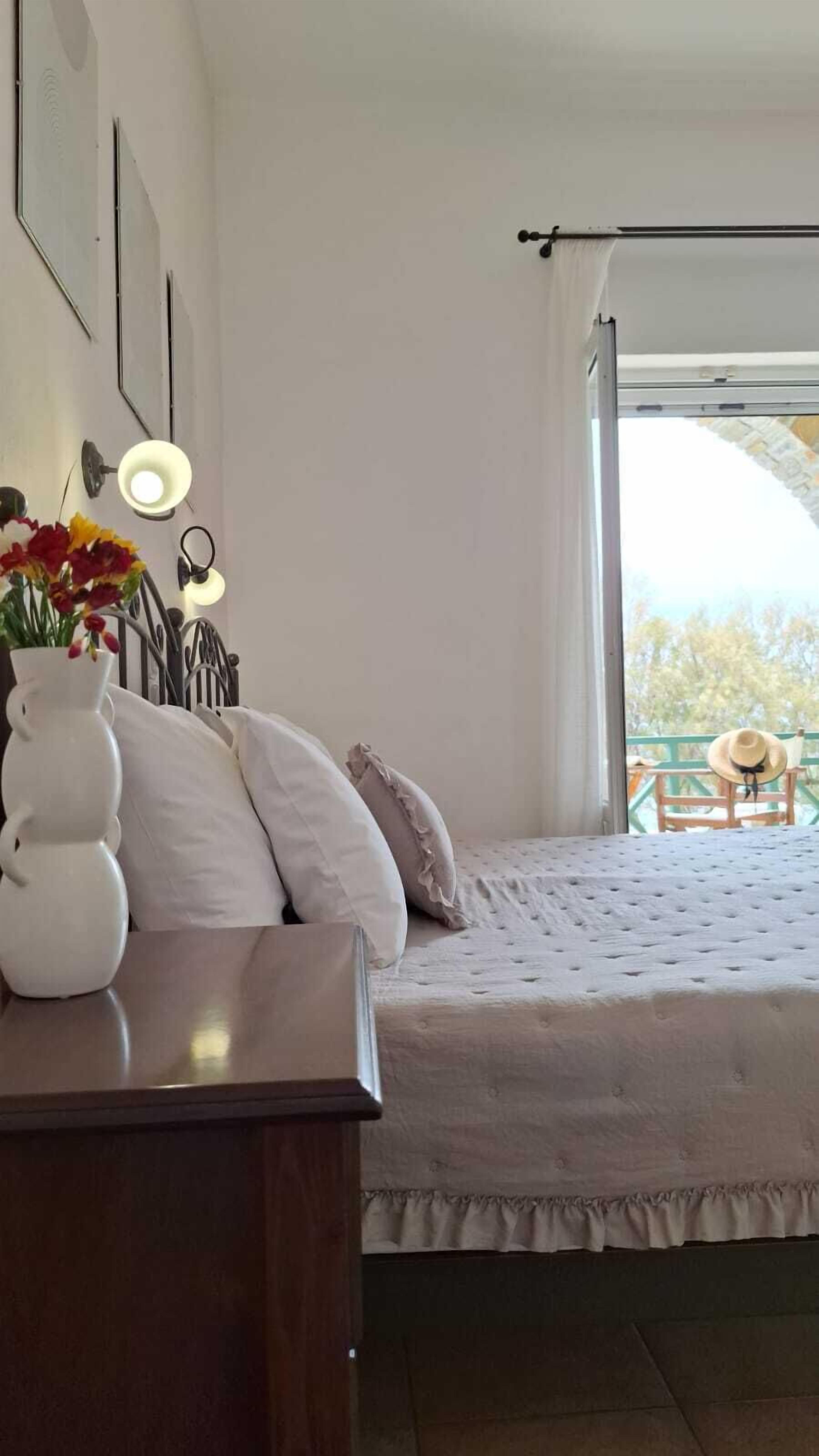 double or twin room, sea view | 1 bedroom, in-room safe, desk, soundproofing