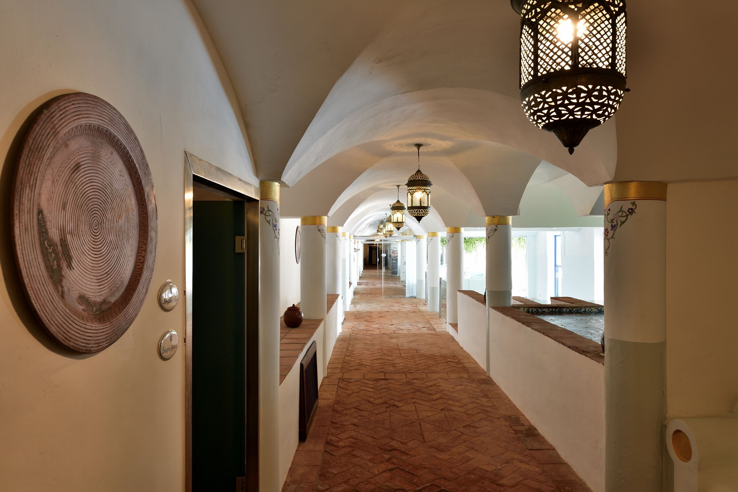 Couples treatment rooms, sauna, hot tub, Turkish bath, body treatments