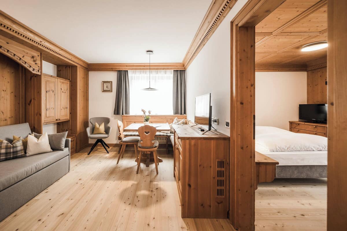 Suite | 1 slaapkamer, donzen dekbedden, een minibar, een kluis op de kamer