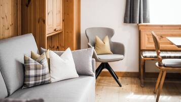 Suite | 1 Schlafzimmer, Daunenbettdecken, Minibar, Zimmersafe