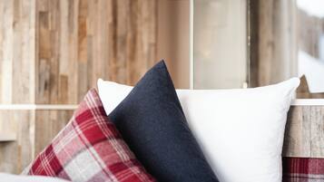 Standard-Doppelzimmer | Daunenbettdecken, Minibar, Zimmersafe, kostenlose Zustellbetten