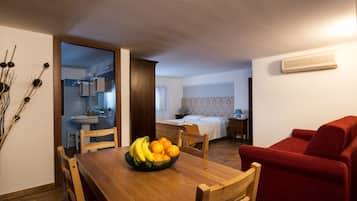 Appartamento, 1 camera da letto | 1 camera, una scrivania, tende oscuranti, insonorizzazione