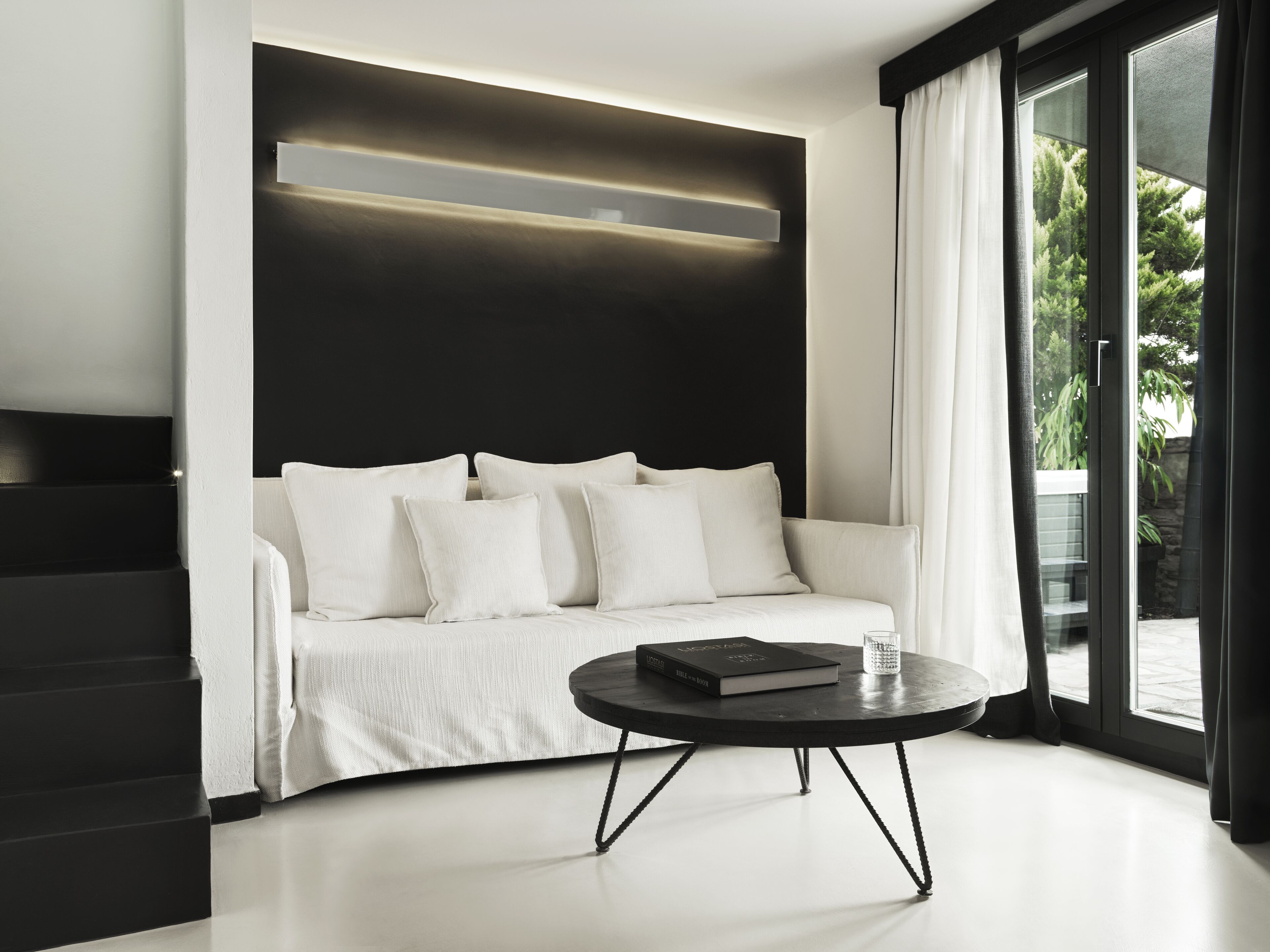 deluxe suite, hot tub (sharing pool) | living area | 42-inch flat-screen tv with satellite channels, tv