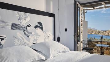 Suite, Private Heated Pool, Sea View (Liostasi) | Seprai premium, minibar, brankas, dan setrika/meja setrika