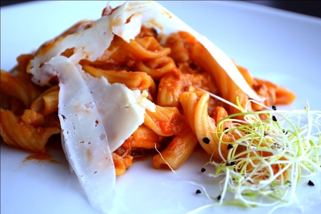 Comida y bebida