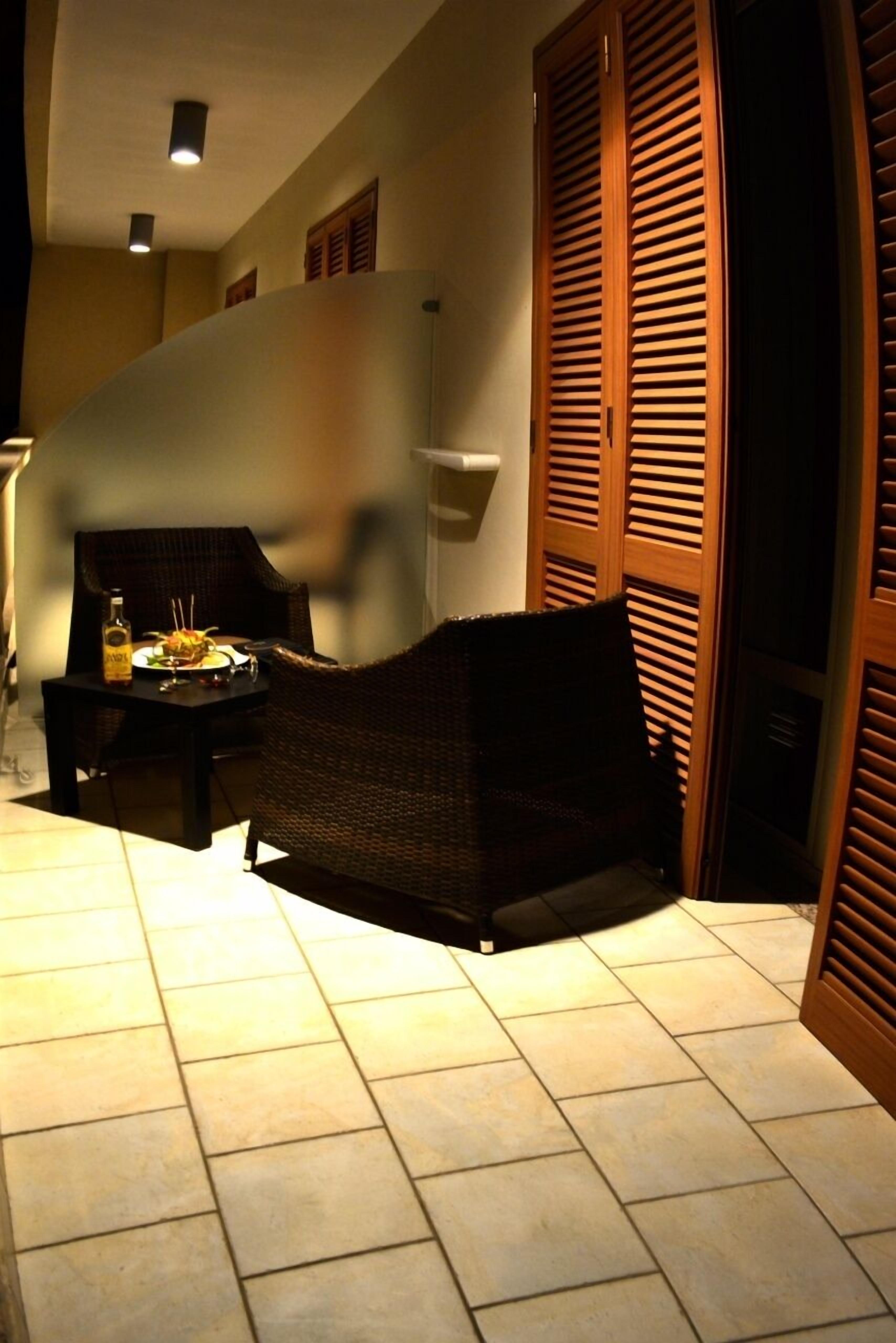 deluxe double room, private bathroom | balcony