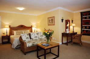 Luxury Double Room | Minibar, in-room safe, desk, iron/ironing board