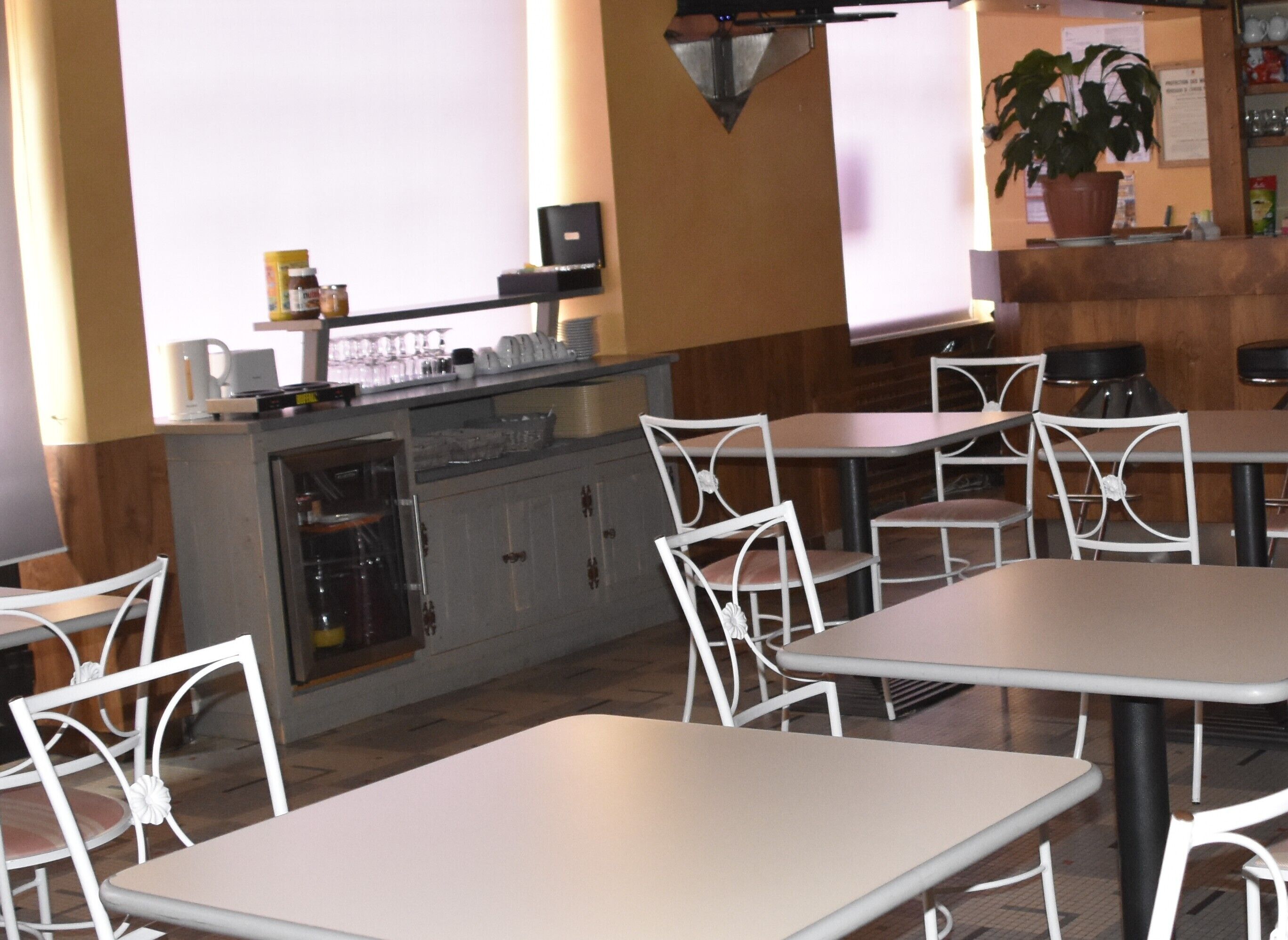 Daily buffet breakfast (EUR 8 per person)