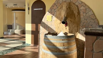 Sauna, Dampfbad, Körperbehandlungen, Aromatherapie, Warmsteinmassagen